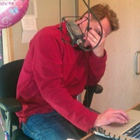 Das Foto wurde bei K-TWIN Radio von Jason D. am 10/15/2012 aufgenommen