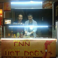รูปภาพถ่ายที่ Enn Hot Dog โดย Uğur A. เมื่อ 10/1/2012