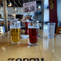 Photo taken at Rogue Ales Brewer&amp;#39;s on the Bay by Dianna 4. on 10/13/2022
