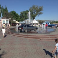 Photo taken at Музыкальный фонтан на набережной by Mikhail D. on 5/7/2013