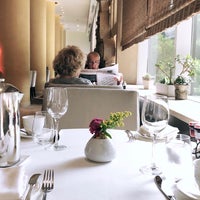 รูปภาพถ่ายที่ Lacroix Restaurant at The Rittenhouse โดย Maggie W. เมื่อ 8/6/2019