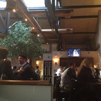 5/1/2013 tarihinde Aylin Lynn T.ziyaretçi tarafından 6th Borough Restaurant and Lounge'de çekilen fotoğraf