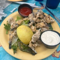 Photo taken at Gilligan&amp;#39;s Clam Bar and Grill by Kathleen L. on 8/11/2022