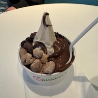 Photo taken at Pinkberry by Joshua G. on 2/22/2024