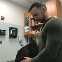 3/16/2019 tarihinde Joshua G.ziyaretçi tarafından West Village Veterinary Hospital'de çekilen fotoğraf