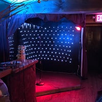 Foto tirada no(a) Nabe Underground Lounge por Joshua G. em 8/20/2017