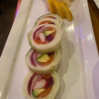 Foto diambil di Miyako Sushi oleh Joshua G. pada 9/1/2021