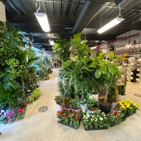 Photo taken at PlantShed New York Flowers by Joshua G. on 4/5/2021