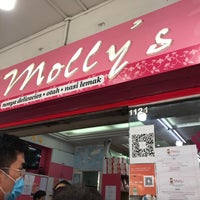 Photo taken at Molly’s Nonya Cake &amp;amp; Confectionery by Grace on 9/20/2020