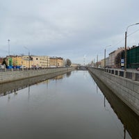 Photo taken at Таракановский пешеходный мост by Sergey S. on 3/7/2020