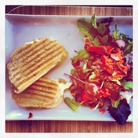 9/14/2012 tarihinde Burk J.ziyaretçi tarafından Tula Gluten Free Bakery Cafe'de çekilen fotoğraf