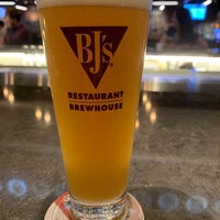 Photo taken at BJ&amp;#39;s Restaurant &amp;amp; Brewhouse by Danny S. on 5/1/2021