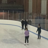 Das Foto wurde bei UI Ice Arena von Roberto R. am 1/16/2018 aufgenommen
