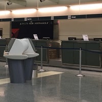 Photo taken at TSA Security Checkpoint by Roberto R. on 1/20/2019