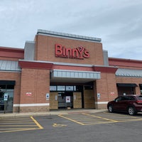 Photo taken at Binny&amp;#39;s Beverage Depot by Roberto R. on 6/30/2020