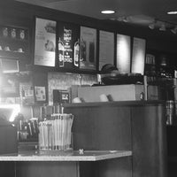 Photo taken at Starbucks by Roberto R. on 5/13/2017