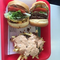 Photo taken at In-N-Out Burger by Elle C. on 9/20/2015