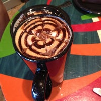 Foto scattata a Coffee Grounz &amp;amp; Bake Shoppe da Trina F. il 10/25/2012