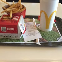 Photo taken at McDonald&amp;#39;s by ᴡ T. on 9/22/2016