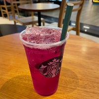 Photo taken at Starbucks by Leonardo J. on 6/23/2023