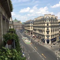 Photo taken at Hôtel Edouard 7 by Riki T. on 7/14/2018