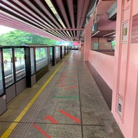 Photo taken at Redhill MRT Station (EW18) by keanleong C. on 11/25/2018