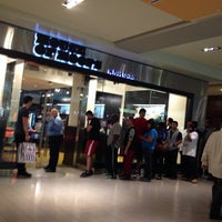 Foot Locker - Shoe Store