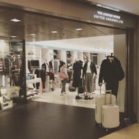 Photo taken at THE AIRPORT STORE UNITED ARROWS LTD. by Takeshi M. on 9/2/2016