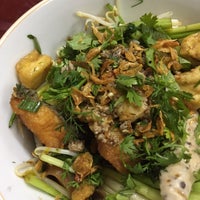 Foto tomada en Bánh đúc miến trộn Lê Ngọc Hân  por Ryan C. el 5/5/2017