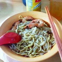 Photo taken at Joo Chiat Prawn Mee by Charmaine F. on 11/24/2013