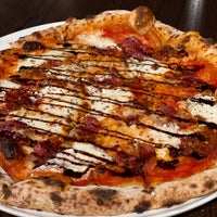 11/1/2020 tarihinde JRCX .ziyaretçi tarafından Dough Artisan Pizzeria'de çekilen fotoğraf