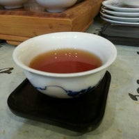 Снимок сделан в Wan Ling Tea House пользователем Shanghai H. 12/22/2012