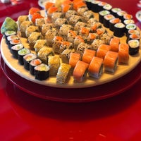 Снимок сделан в oishii wok &amp;amp; sushi пользователем Elif E. 5/9/2019
