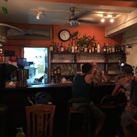 9/17/2017 tarihinde Evan S.ziyaretçi tarafından Banyan Bay Café'de çekilen fotoğraf