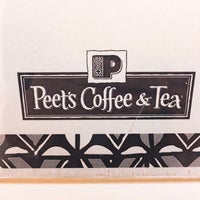 รูปภาพถ่ายที่ Peet&amp;#39;s Coffee &amp;amp; Tea โดย Chris เมื่อ 10/8/2017