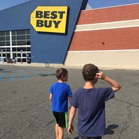 Photo taken at Best Buy by Patrick D. on 8/28/2018