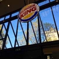 รูปภาพถ่ายที่ Burger King โดย Mike เมื่อ 5/1/2016
