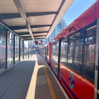 Photo taken at Tower Gateway DLR Station by Mike on 5/19/2019