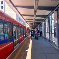 Photo taken at Tower Gateway DLR Station by Mike on 5/19/2019