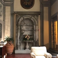 Foto tomada en Palazzo Magnani Feroni, all Suites  por Allison N. el 5/4/2019