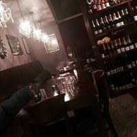 Foto diambil di Sonoma Wine Bar &amp;amp; Restaurant oleh Joy C. pada 2/24/2016