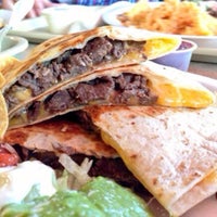 Das Foto wurde bei Taco Shop Mexican Grill von Fatgirl H. am 9/16/2013 aufgenommen