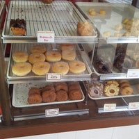Photo taken at Gilroy Donut House by Bernard on 8/11/2017