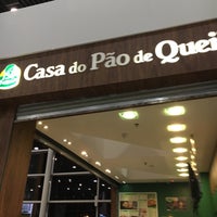 Photo taken at Casa do Pão de Queijo by ChristianMV on 9/10/2017