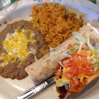 Foto scattata a Anaya&amp;#39;s Fresh Mexican Restaurant da Merissa B. il 5/24/2014
