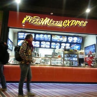 Photo taken at Pizza Mizza Expres by Daniel A. on 1/28/2013