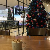 Photo taken at Starbucks by Leri on 12/19/2019