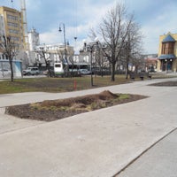 Photo taken at Площадь перед Детским Миром by Dmitry V. on 4/3/2014