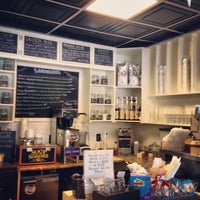 Foto tomada en The Little Mustard Seed Cafe and Shoppe  por Amanda B. el 7/14/2014