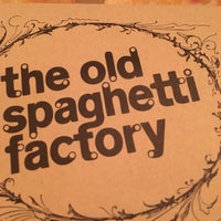 Foto tirada no(a) The Old Spaghetti Factory por Loretta H. em 11/11/2017